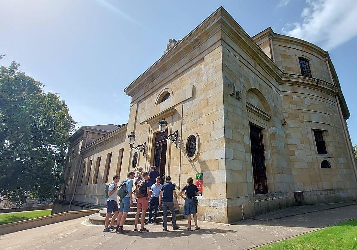 Un verano de aforo completo en la Casa de Juntas El Correo